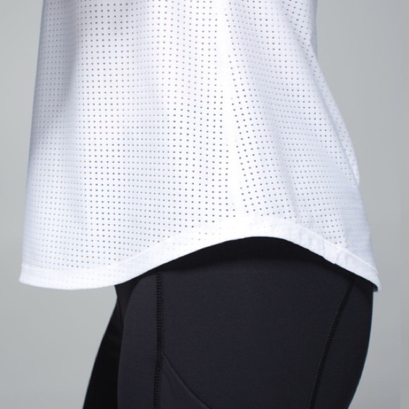 Lululemon Var-City 1/2 Sleeve in White - Picture 13 of 13